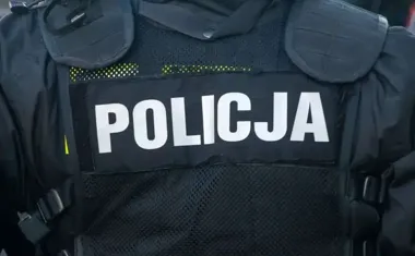 Stargardzcy policjanci ostrzegają dzieci przed wakacyjnymi zagrożeniami