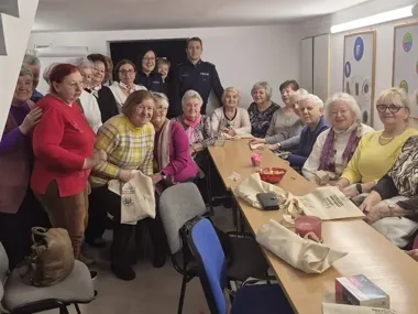Stargardzcy policjanci pokazali seniorom, jak działają oszuści
